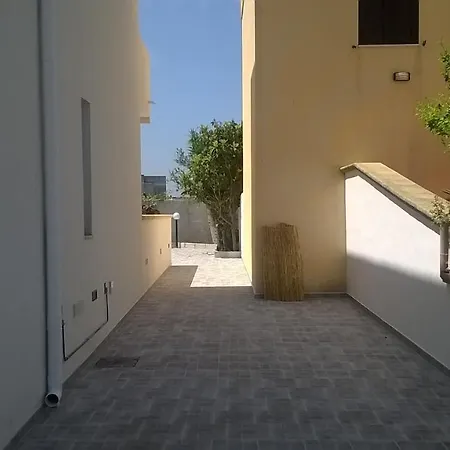 Charming In Location With Air Conditioning Pets *