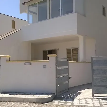 Charming In Location With Air Conditioning Pets Apartment *
