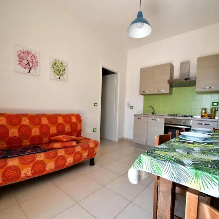 Charming In Location With Air Conditioning Pets Apartment *
