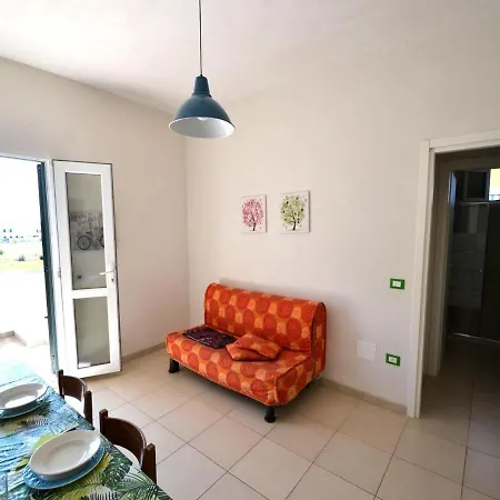 Charming In Location With Air Conditioning Pets *
